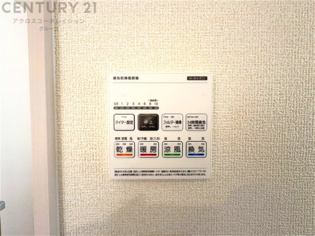 暖房機能があるため、冬場でも温かい浴室で入浴でき、乾燥機能があるため、水気を素早く取り除けます。また、換気機能があるため、湿気を素早く排出してカビや雑菌の発生を防ぐことができます。