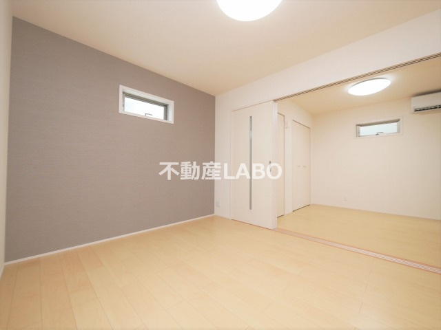 フジパレス湯里Ⅲ番館の洋室