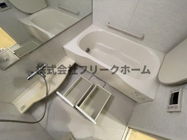 武蔵野市中町１丁目の賃貸マンションの浴室