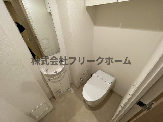 武蔵野市中町１丁目の賃貸マンションのトイレ