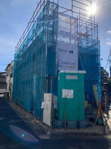 葛飾区東金町５丁目の新築戸建の前面道路含む現地写真