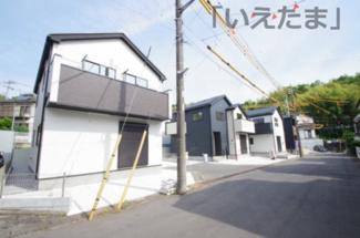 【前面道路含む現地写真】 | 【仲介手数料無料！！】川崎市麻生区細山4丁目　新築戸建て（全5棟）3号棟　4980万円