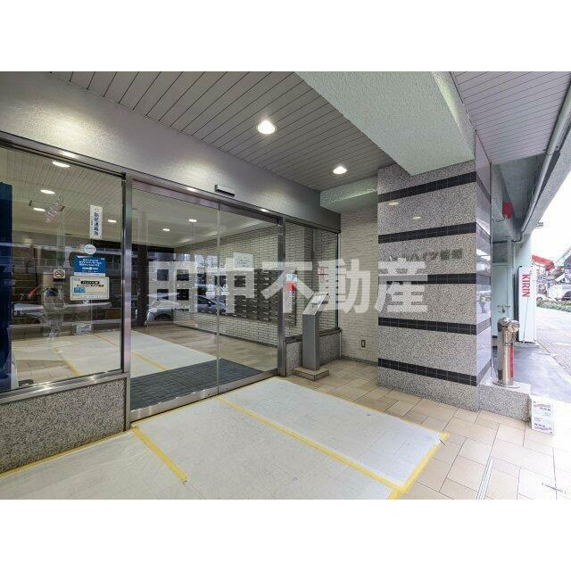 パールハイツ笹塚のエントランス