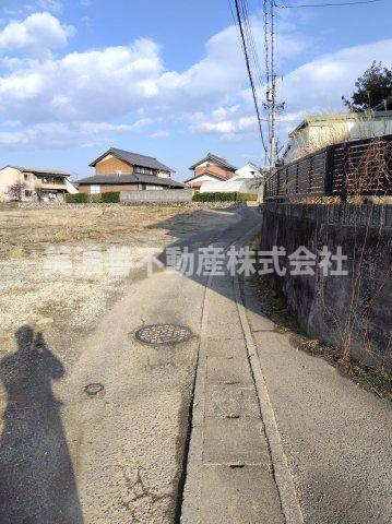 ６６５７０　岐阜市木田土地の前面道路含む現地写真