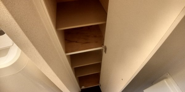 レオパレスグランドゥール綾の内装