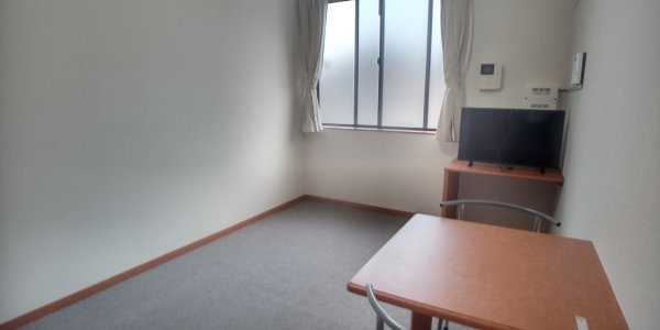 レオパレスグランドゥール綾の居間・リビング|設備・使用は号室により異なる為、現況を優先致します。