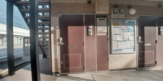 レオパレス大塚の玄関