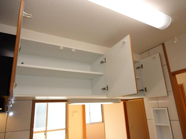 メゾン・グランデのキッチン|上部収納