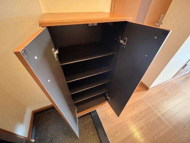 ルミナス・ヨシダＡの収納|下駄箱