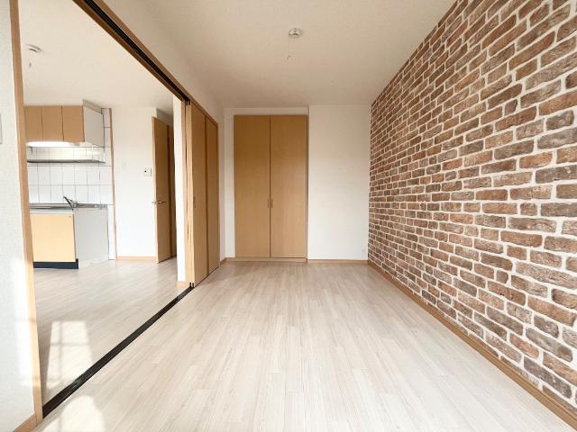 ヴィラージュ新木屋瀬　の内装|洋室