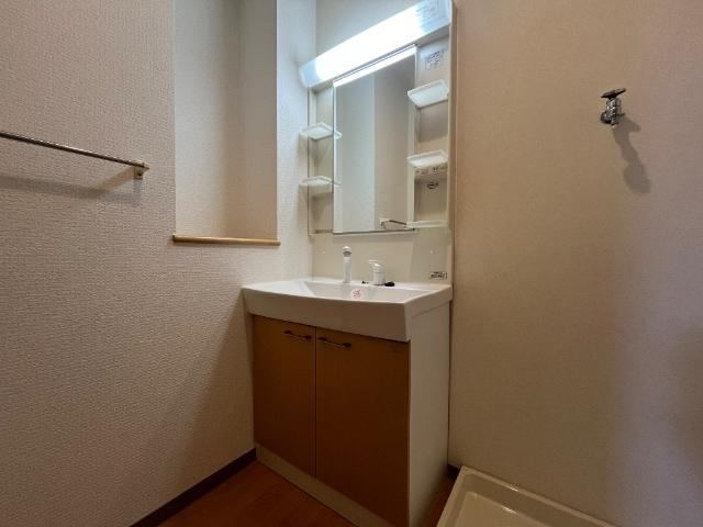 ヴィラージュ新木屋瀬　の洗面所|洗髪洗面化粧台