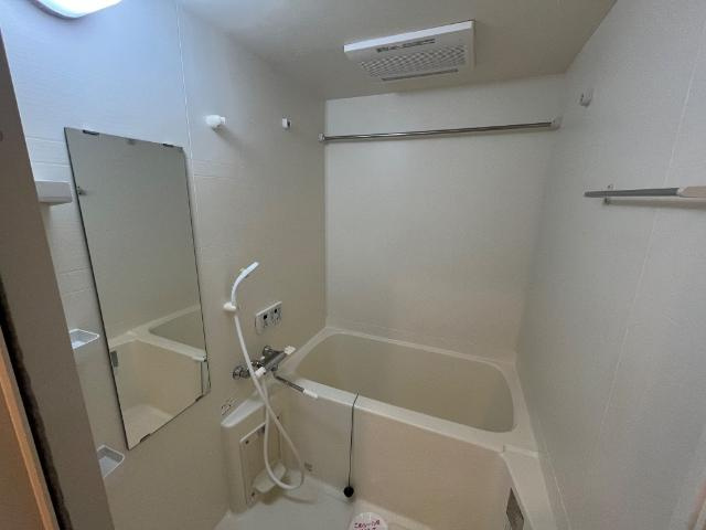 ヴィラージュ新木屋瀬　の浴室|バス