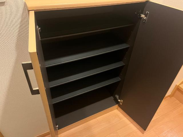 ヴィラージュ新木屋瀬　の収納|下駄箱