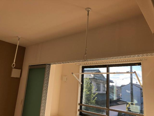 シャルマン・東鳴水の設備|室内物干し（イメージ）