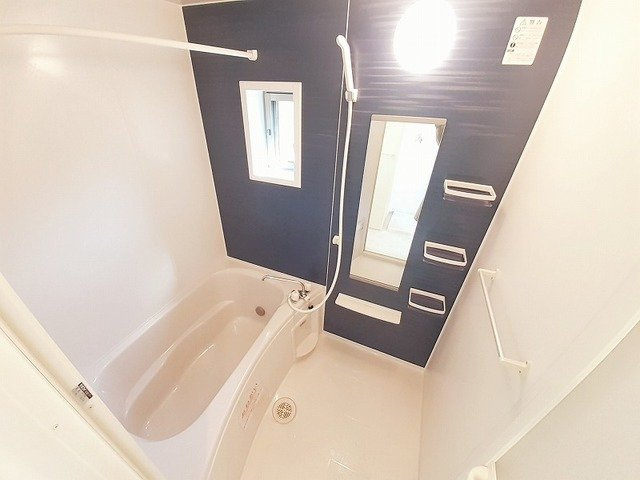 ソレイユ本城の浴室