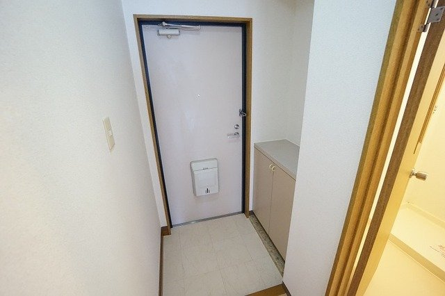 エルカーサ引野の玄関