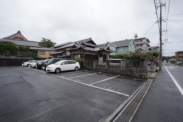 エルカーサ引野の駐車場