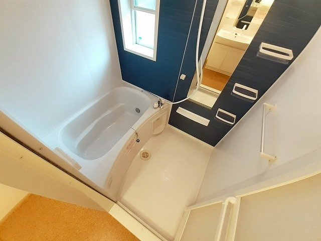 メゾングラ－スⅣの浴室