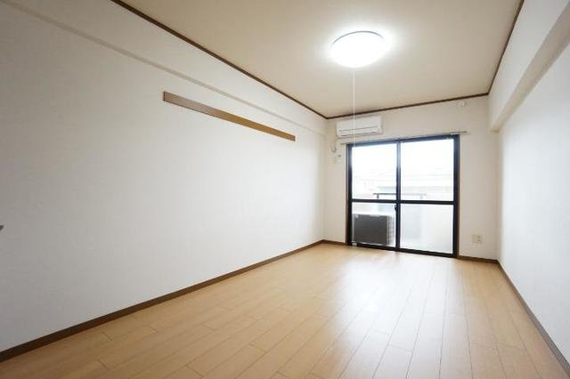 プレミールカネキの内装