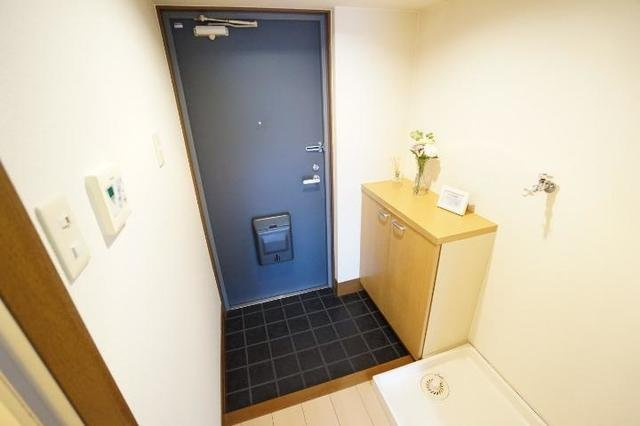 プレミールカネキの玄関