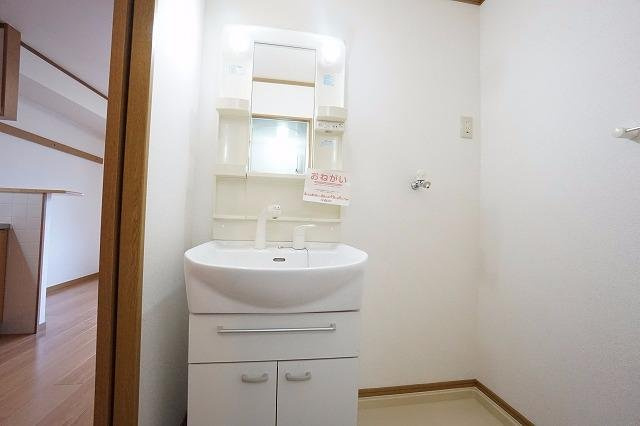 グランシャリオ東鳴水の洗面所