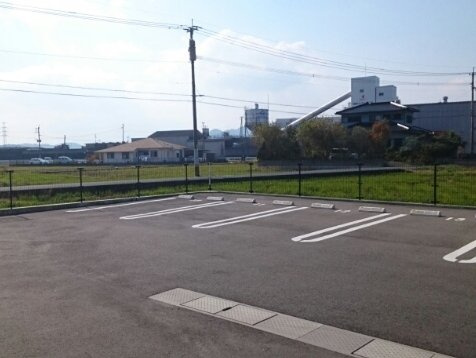 ミニヨンＢの駐車場