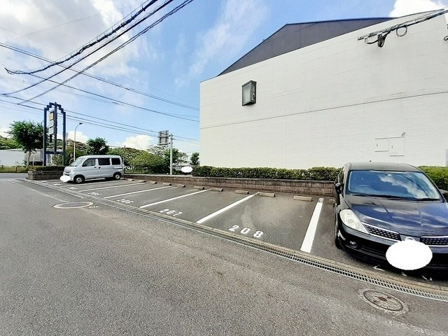 サンハイムの駐車場