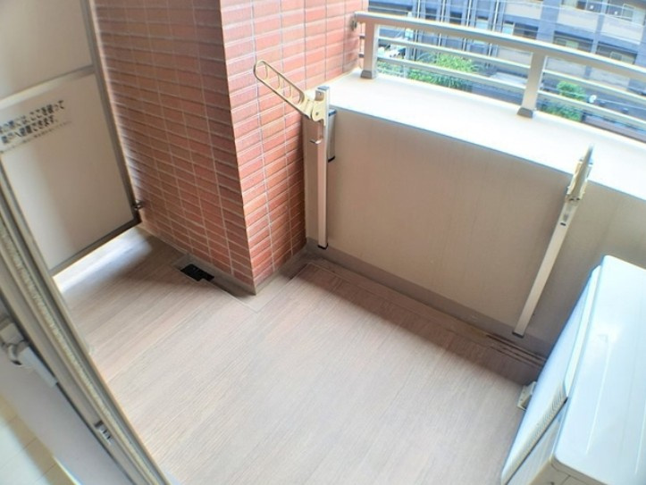 【バルコニー】