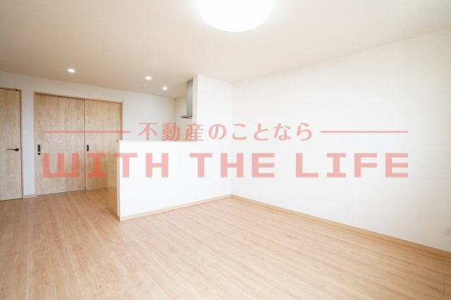 L-bloom梅満【キャッシュバック対象物件】の居間・リビング|使いやすい居間です