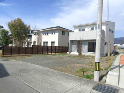 【前面道路含む現地写真】 | 中古戸建　甲府市里吉4丁目 | 前面道路含む現地写真です
