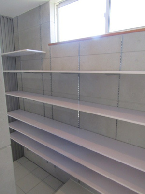 【玄関】 | 中古戸建　甲府市里吉4丁目 | 玄関シューズクローゼット