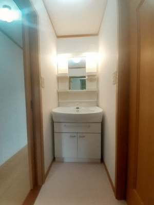 【洗面所】 | ポルトラーノⅠ | 広い洗面スペース