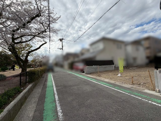 甲子園口2丁目　土地の前面道路含む現地写真|西宮市甲子園口2丁目の閑静な住宅街に位置する土地。周辺環境が良く、長く安心して暮らせるエリアです。生