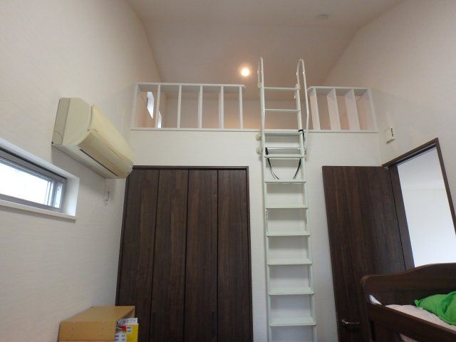 上甲東園3丁目　戸建の洋室|きれいな洋室です