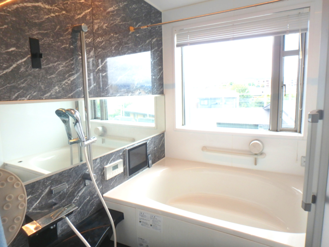 上甲東園3丁目　戸建の浴室