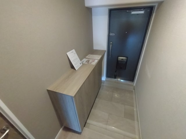 浜甲子園グリーンマンションの玄関|収納もある玄関です