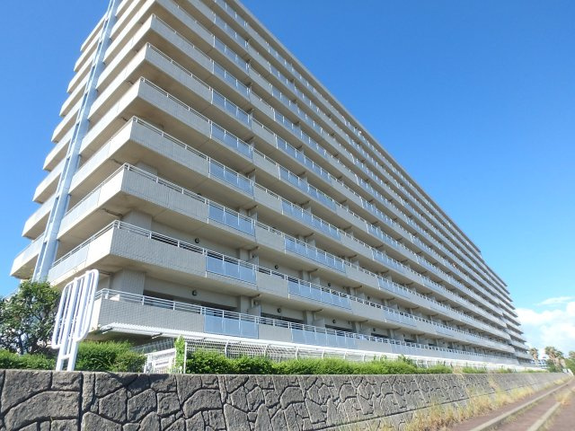芦屋ハイタウンの外観|兵庫県住宅供給公社施工。総戸数220戸の分譲マンションとなります。