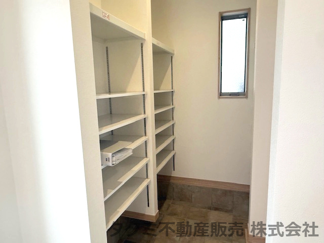 神戸市垂水区西舞子　新築戸建て　オーシャンビューの玄関