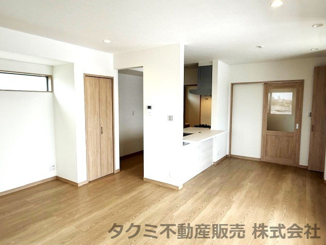 神戸市垂水区西舞子　新築戸建て　オーシャンビューの居間・リビング