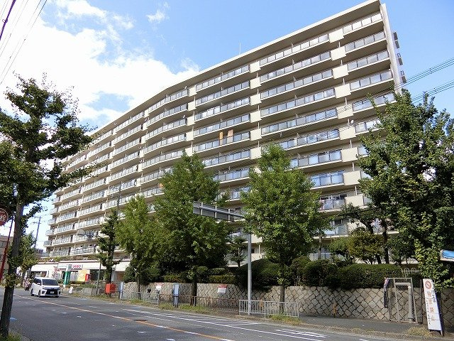 シーアイハイツ南千里A棟の外観