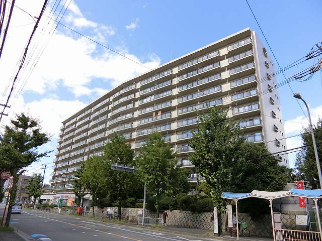 シーアイハイツ南千里A棟の外観