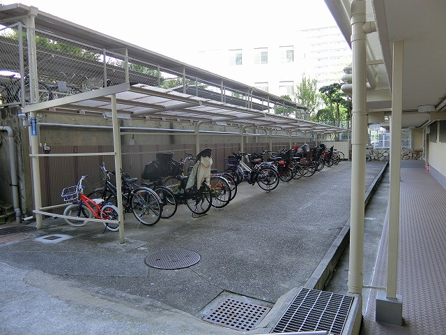シーアイハイツ南千里A棟の駐輪場