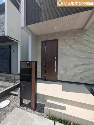 BLOOMING GARDEN　熊谷市赤城町1丁目のエントランス