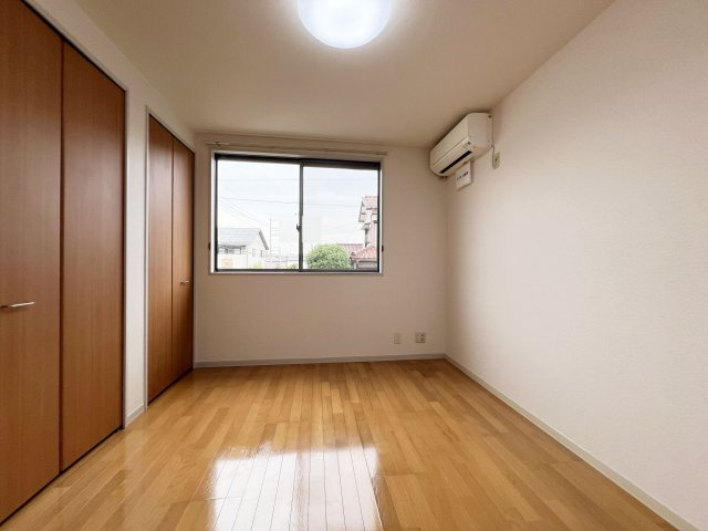 クレールＢの洋室