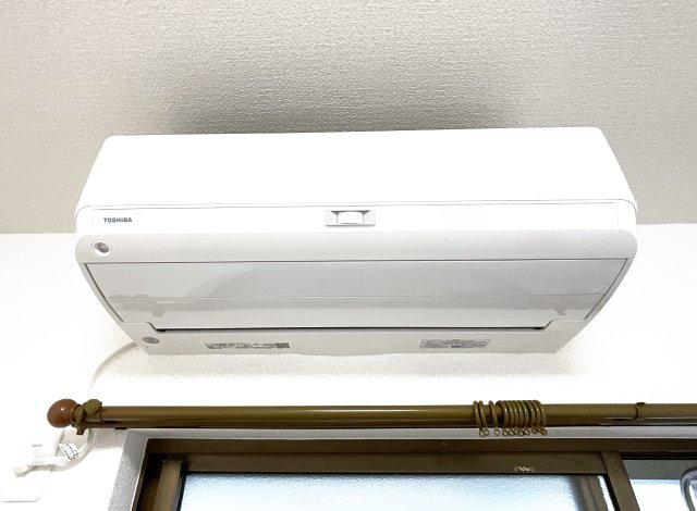 【冷暖房・空調設備】 | 山科区川田菱尾田　中古戸建 | 【3F：南側洋室エアコン】2022年製のエアコンがあります