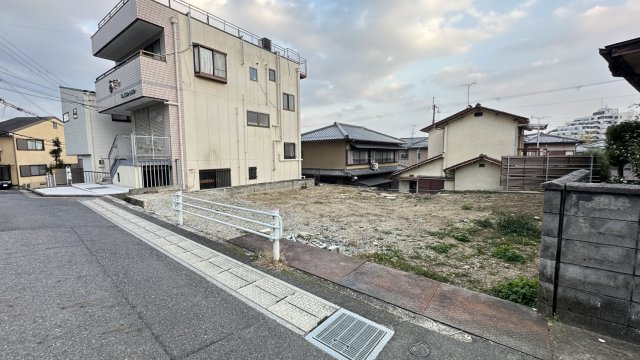 ピースタウン湖城が丘　2区画の前面道路含む現地写真|未造成：現況写真