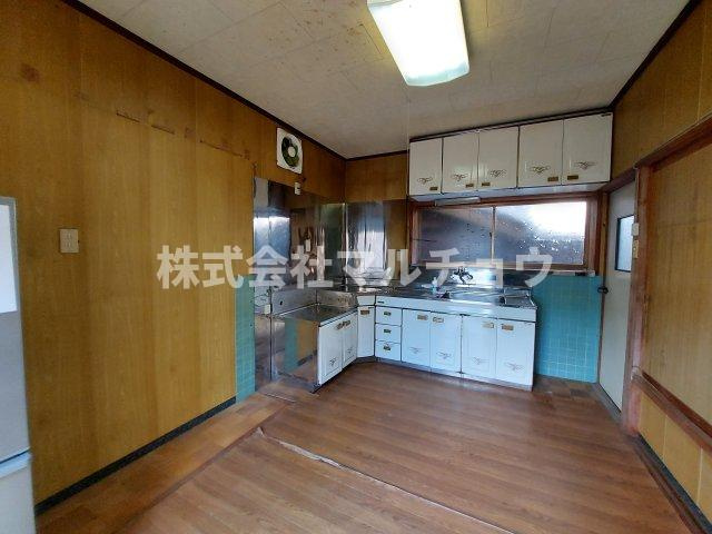 印南戸建てのキッチン|コンパクトなキッチンで掃除もラクラク