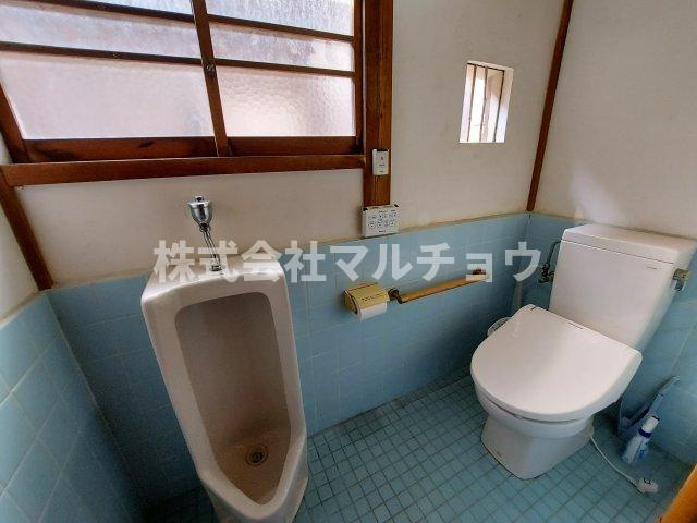 印南戸建てのトイレ|清潔感のあるトイレです