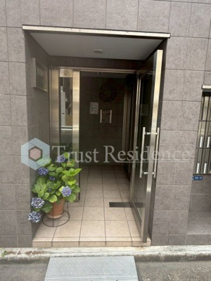 【エントランス】 | WING髙尾