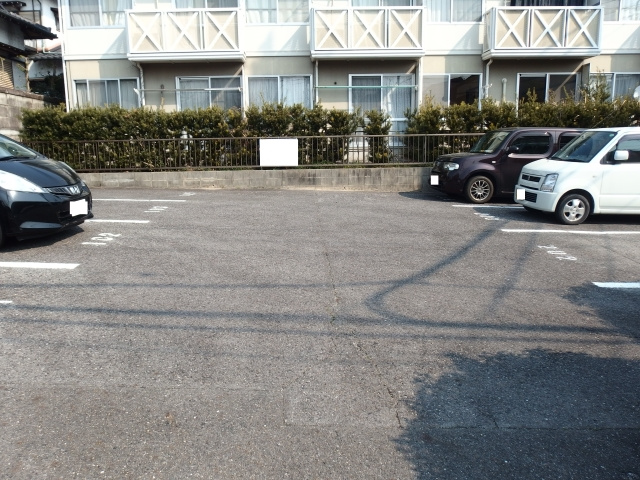 パークハウス竜美Ⅱの駐車場